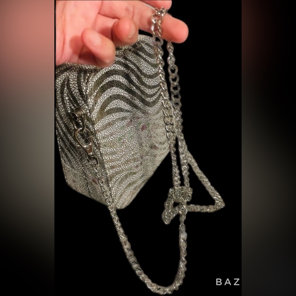 NWT Metallic Zebra Print Evening Clutch Bag Silver purse D’MARGEAUX NEW YORK - Picture 8 of 9
